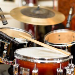 Offre d’emploi : Assistant d&rsquo;enseignement artistique, spécialité : batterie et percussions