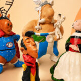 Exposition Poterie « Héros d’enfance, du papier à la matière » à la Médiathèque cet été
